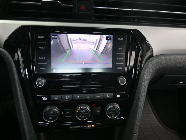 Used 2021 Volkswagen Passat 2.0T SE image 16