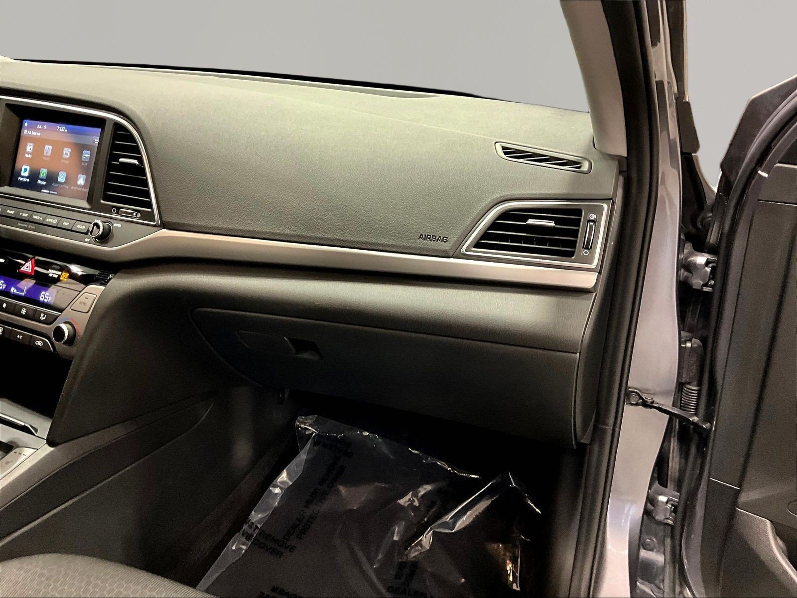 Used 2018 Hyundai Elantra Value Edition w/ Winter Weather Package FWD image 26