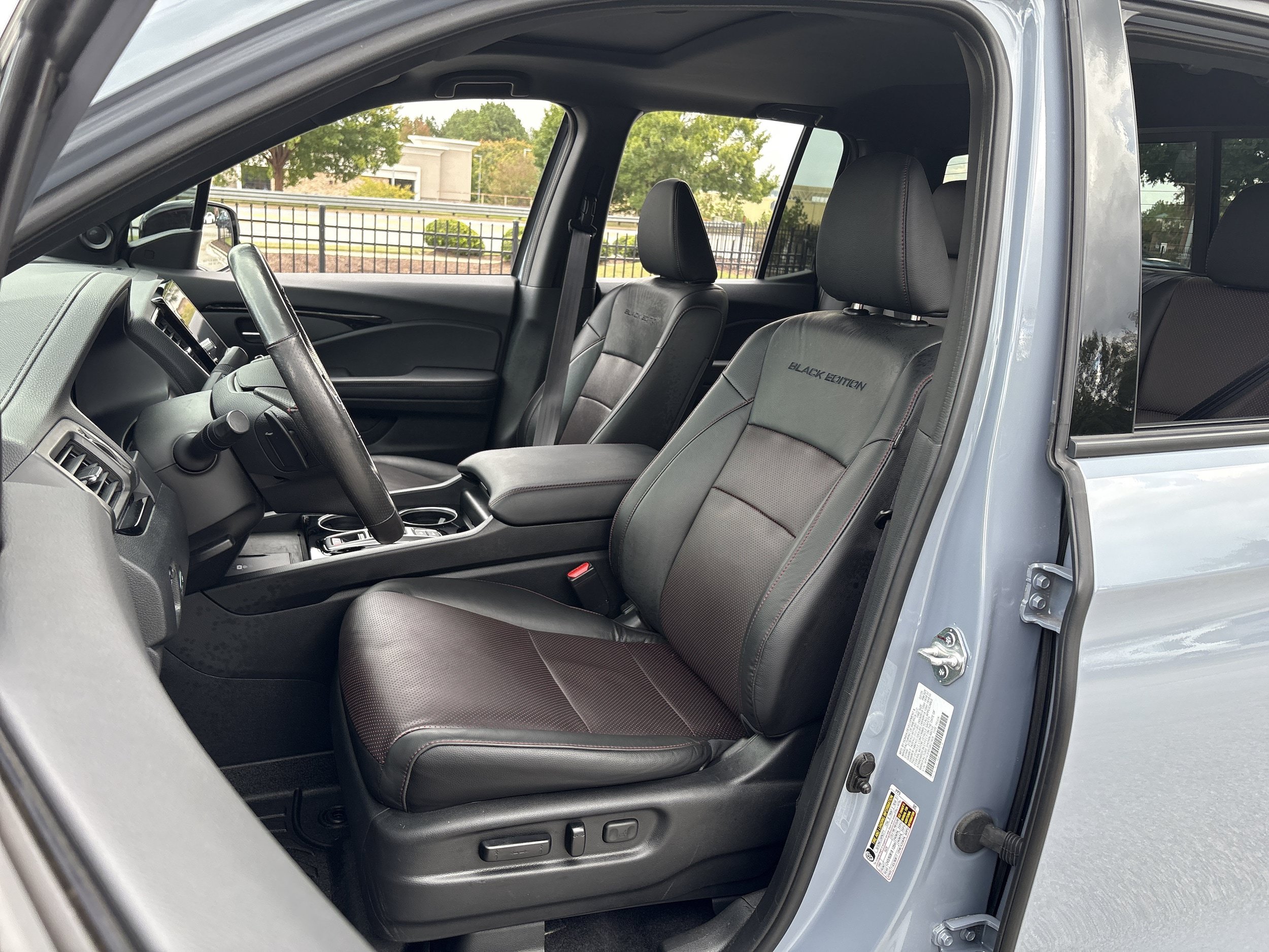 Used 2025 Honda Ridgeline Black Edition image 16