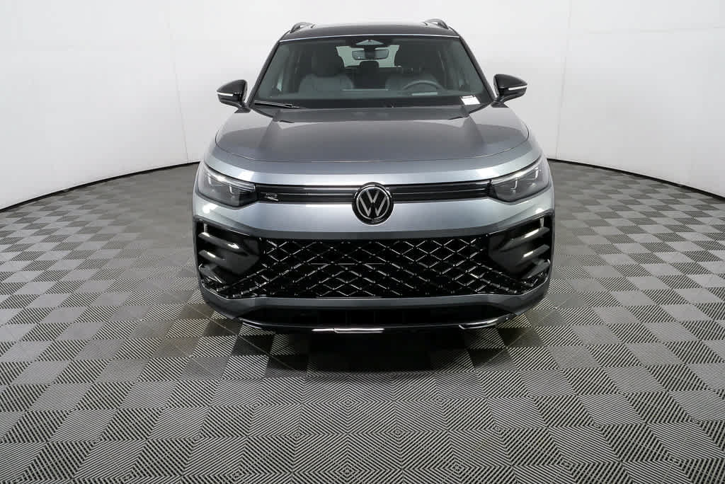 New 2026 Volkswagen Tiguan SE R-Line FWD image 35
