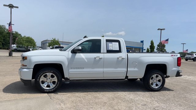 Used 2017 Chevrolet Silverado 1500 LT w/ All Star Edition AWD/4WD image 5