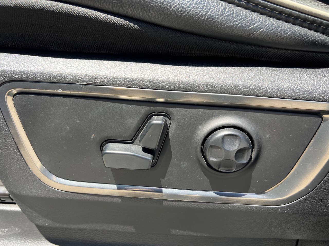 Used 2019 RAM 1500 Limited AWD/4WD image 13
