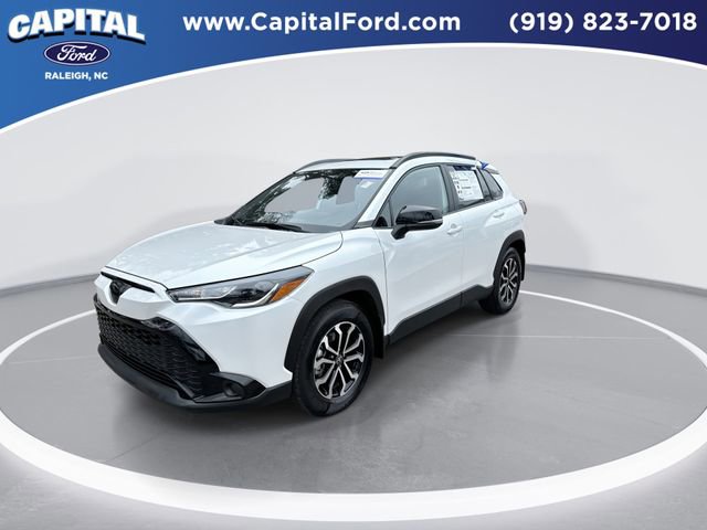 Used 2025 Toyota Corolla Cross SE w/ Moonroof Package image 4