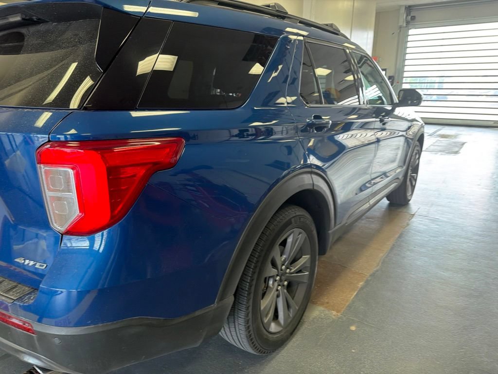 Used 2023 Ford Explorer XLT w/ Equipment Group 202A AWD/4WD image 7