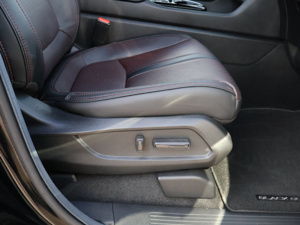 Certified 2025 Honda Pilot Black Edition image 10