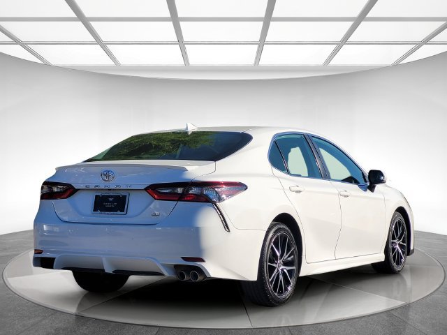 Used 2022 Toyota Camry SE FWD image 4
