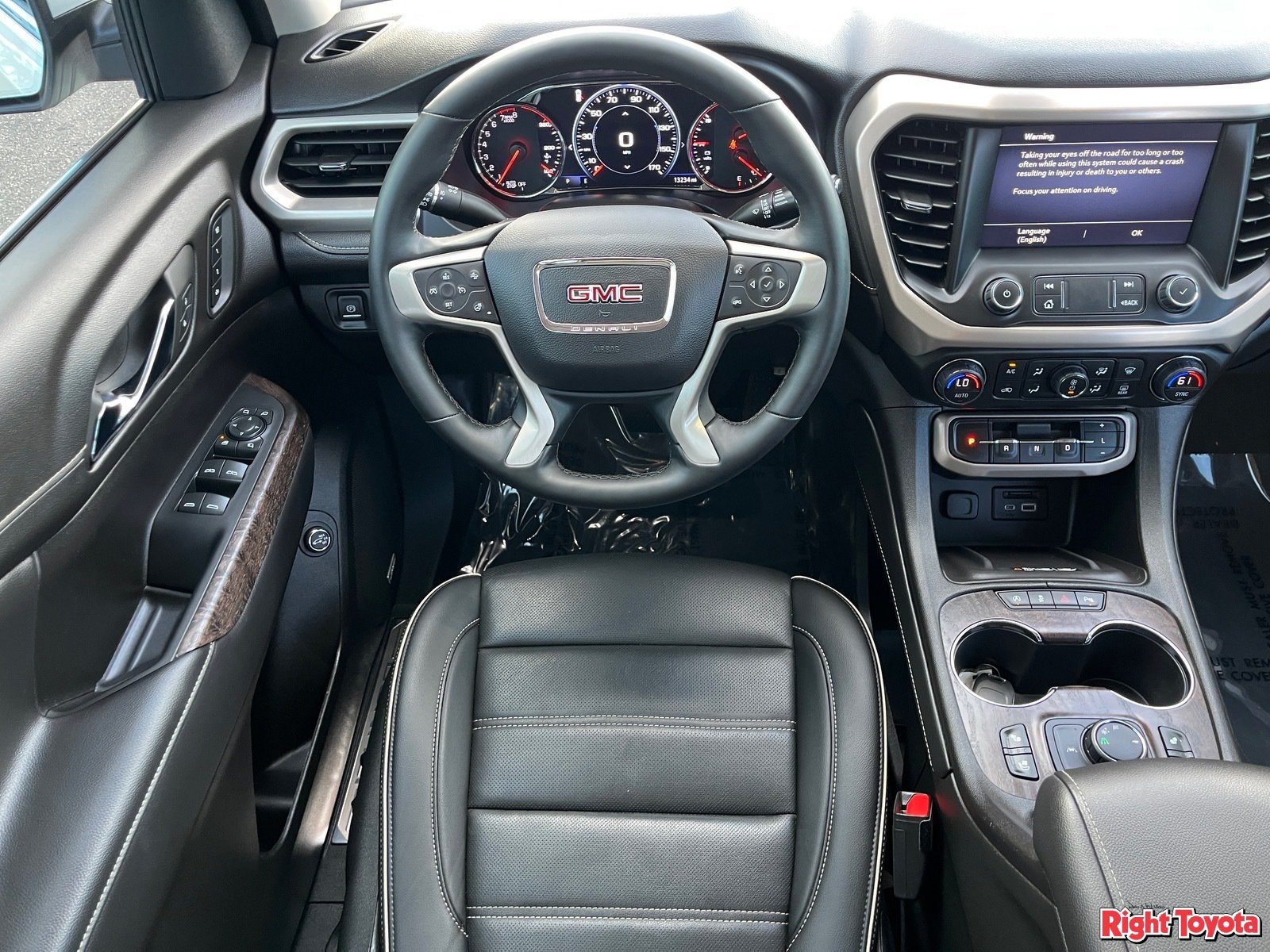 Used 2023 GMC Acadia Denali w/ Denali Ultimate Package FWD image 16