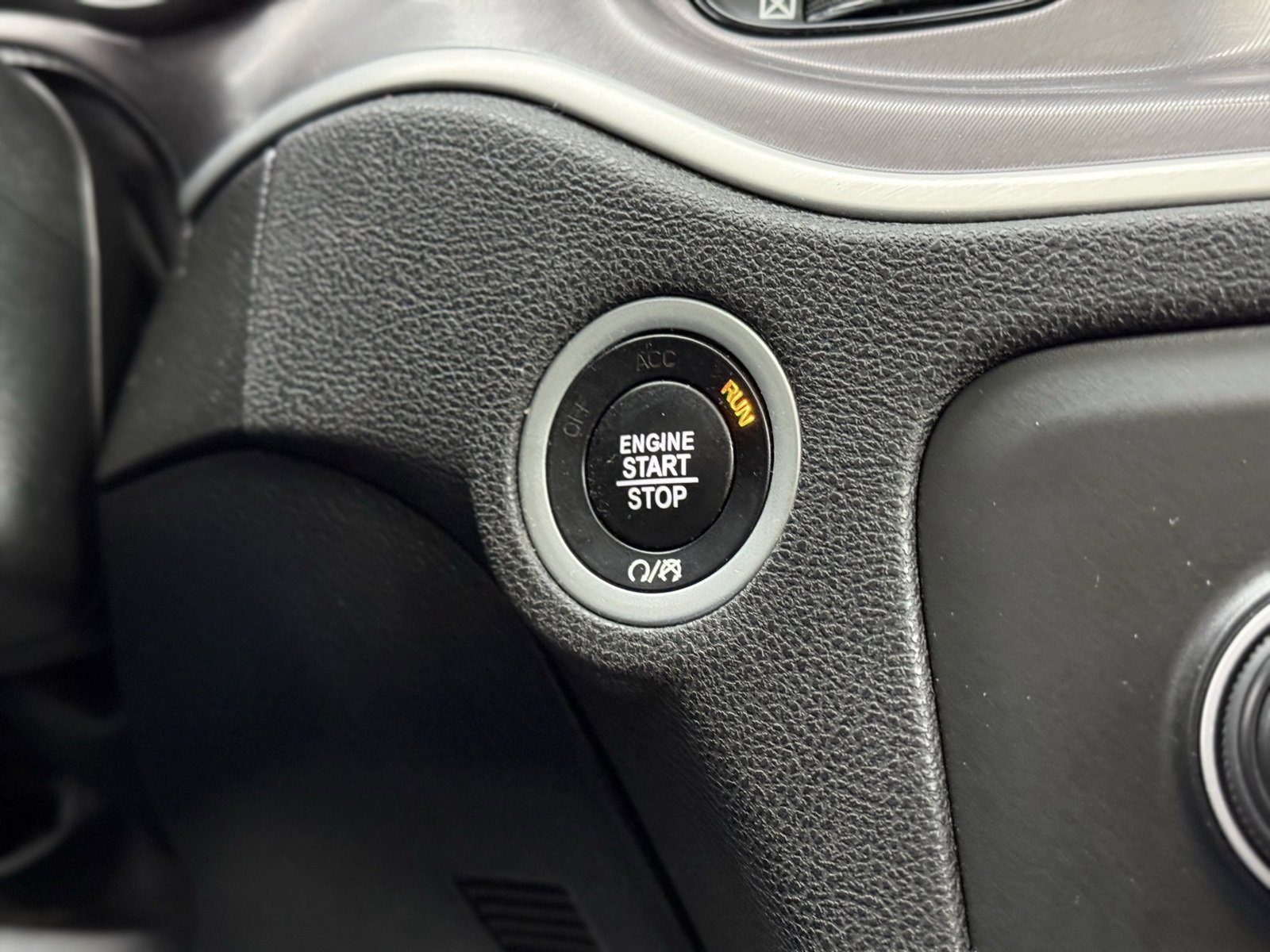 Used 2022 Dodge Charger GT w/ Blacktop Package image 18