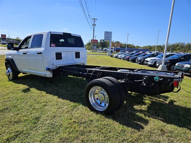 Used 2024 RAM 5500 Tradesman w/ Chrome Appearance Group image 5