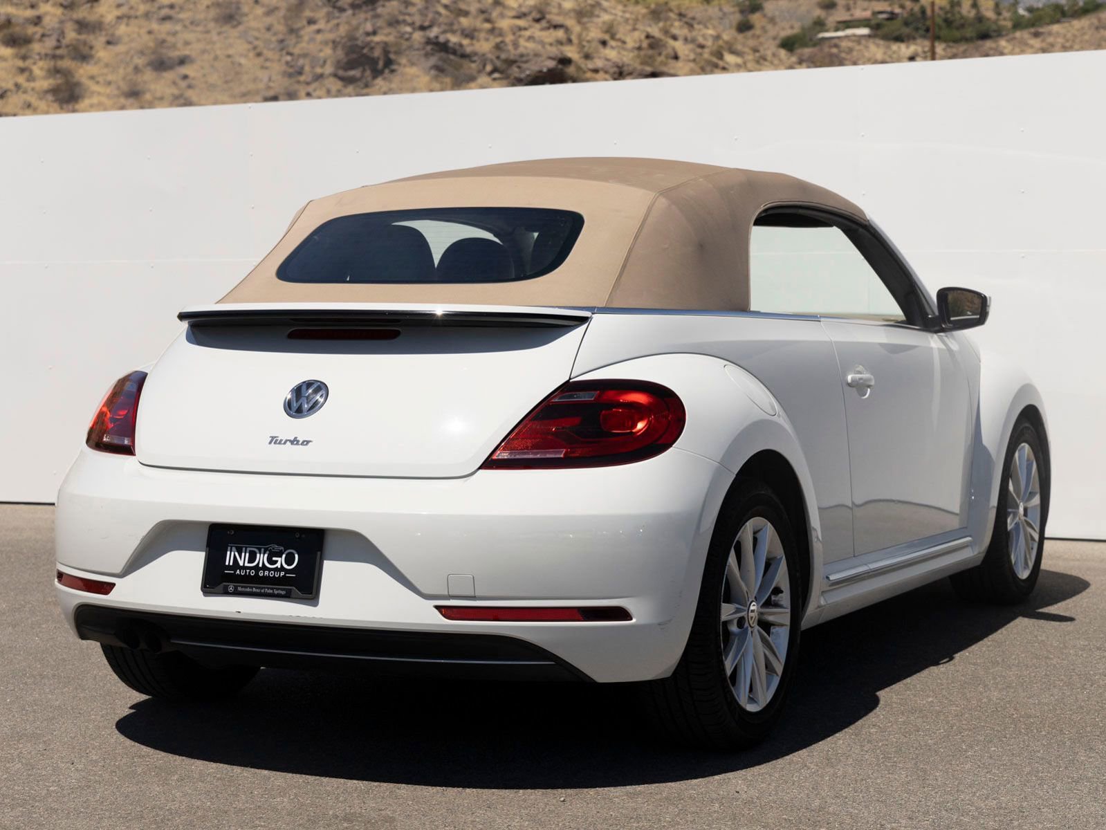 Used 2019 Volkswagen Beetle 2.0T SE FWD image 10