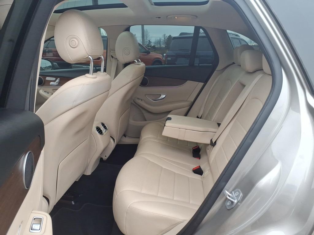 Used 2020 Mercedes-Benz GLC 300 GLC 300 image 5