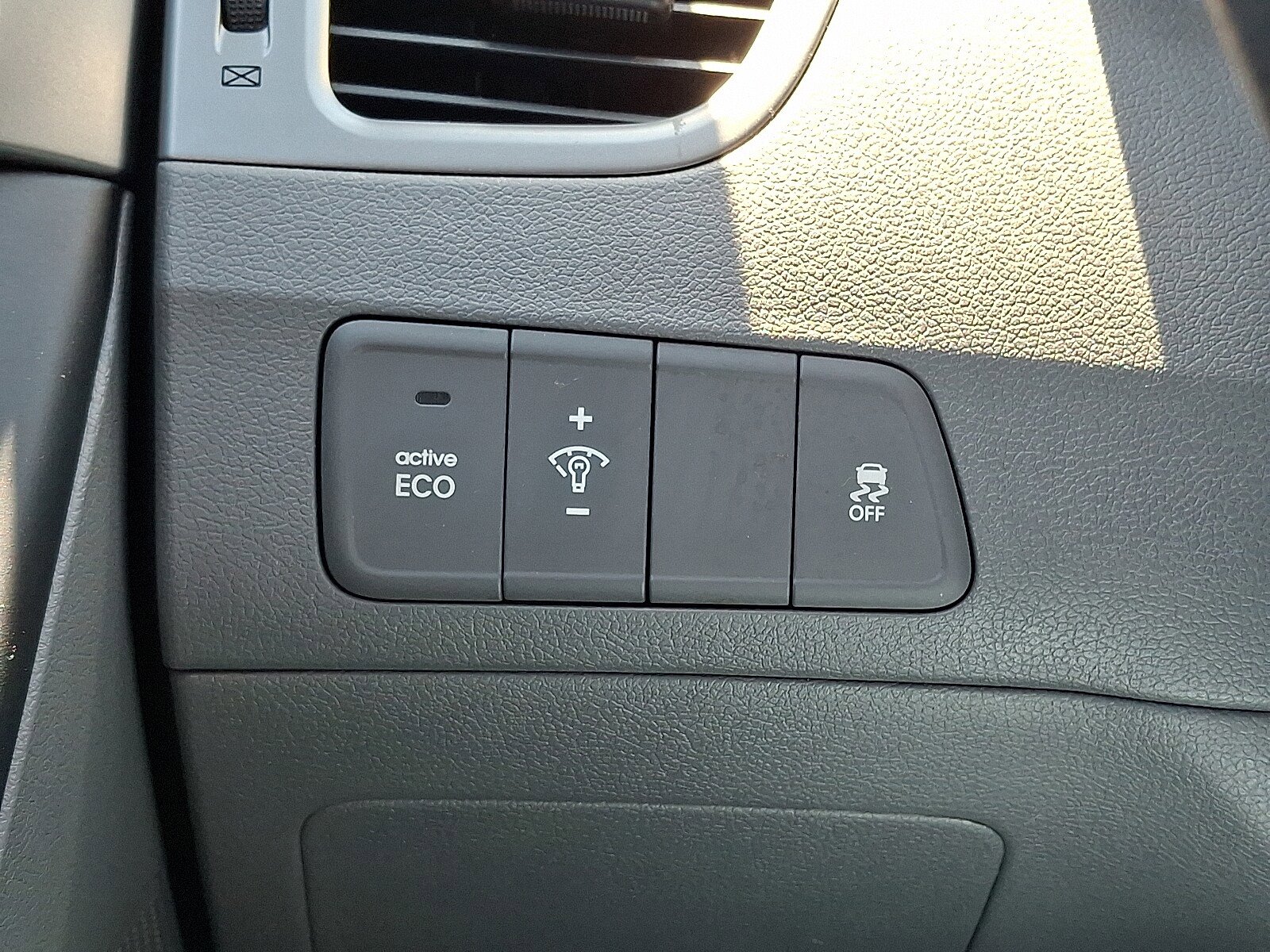 Used 2016 Hyundai Elantra SE FWD image 24