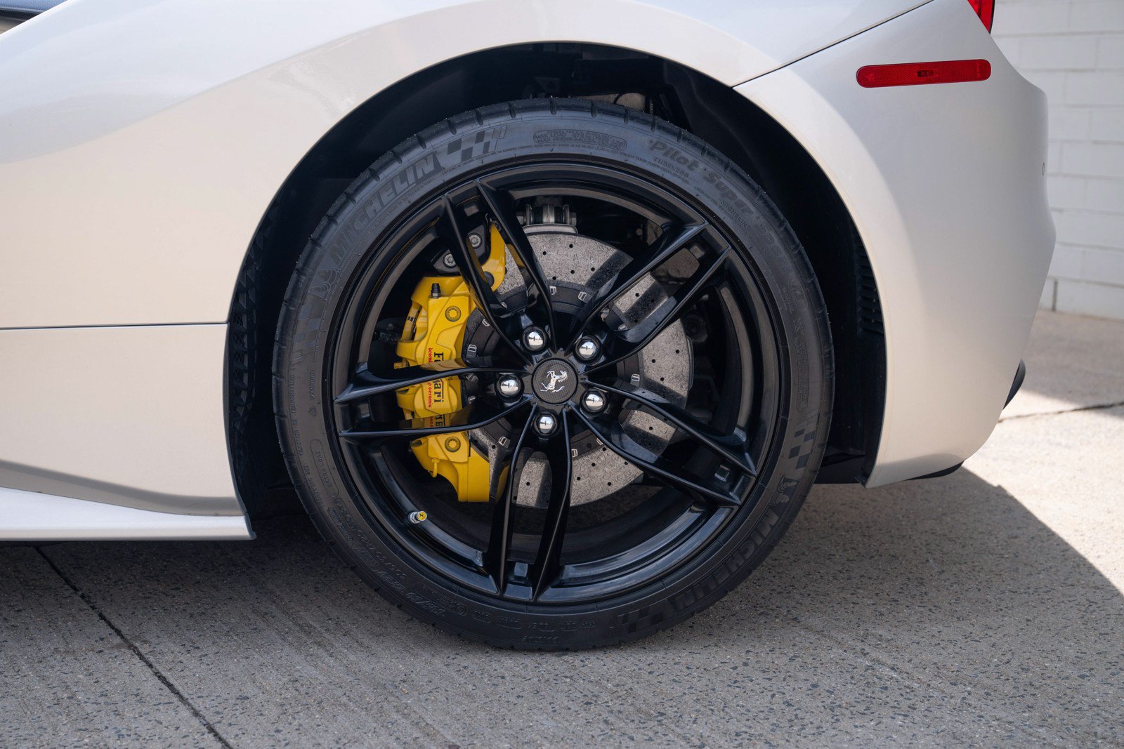 Used 2017 Ferrari 488 Spider RWD image 18