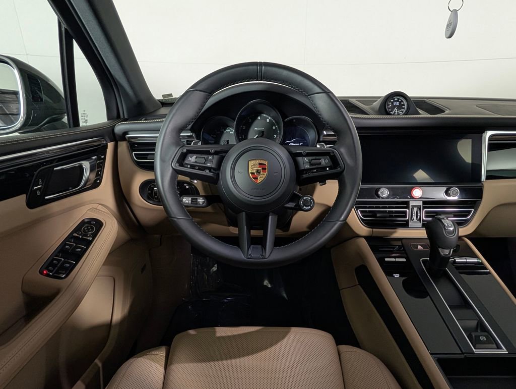 Certified 2025 Porsche Macan S image 21