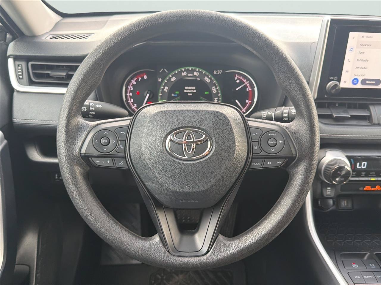 Used 2025 Toyota RAV4 XLE FWD image 21