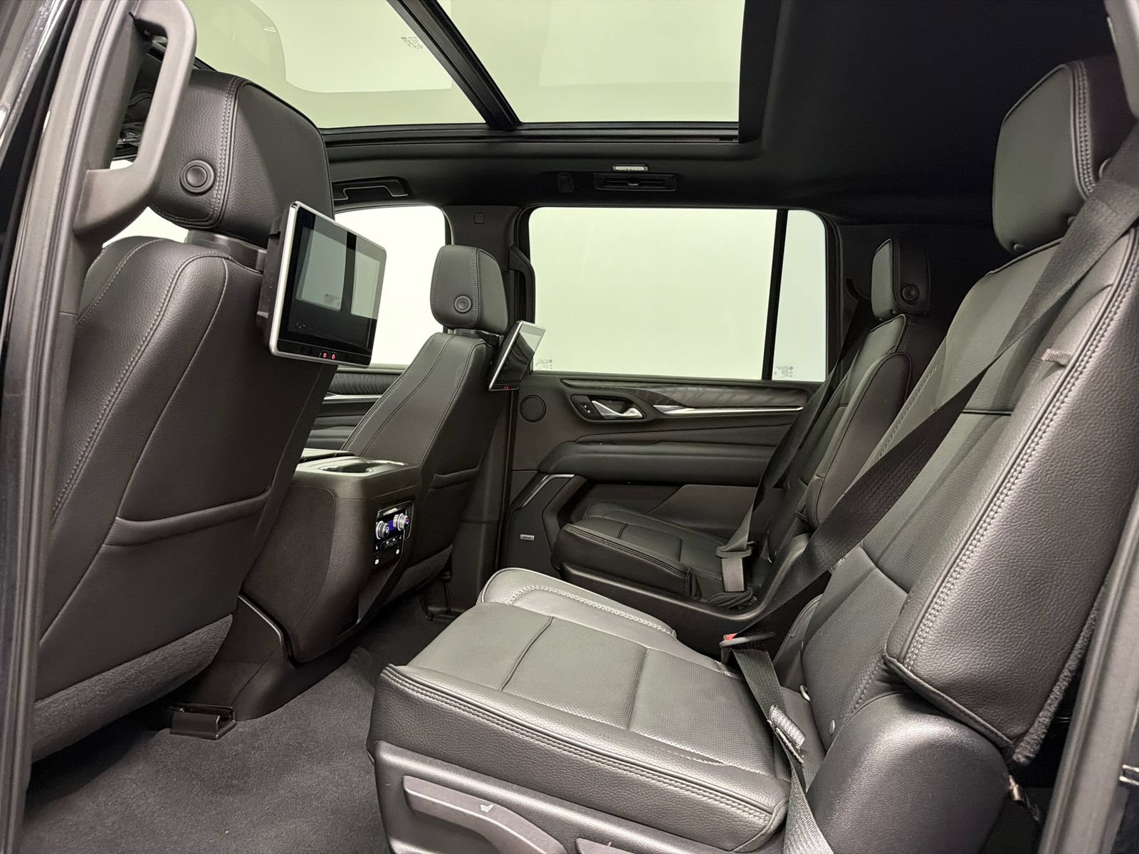 Used 2021 GMC Yukon XL Denali AWD/4WD image 27