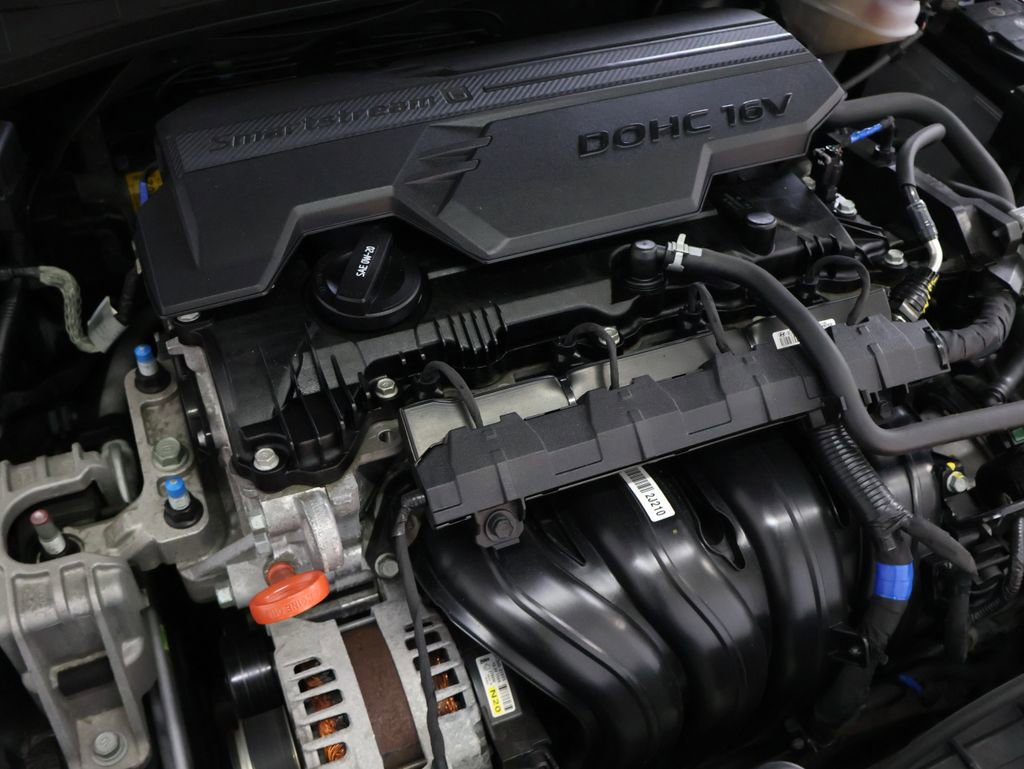 Used 2021 Hyundai Elantra SE w/ Cargo Package image 24