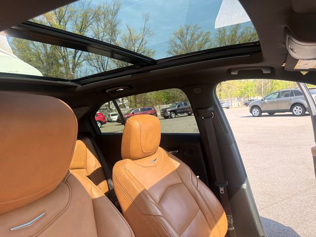 Used 2020 Cadillac XT4 Premium Luxury AWD/4WD image 32