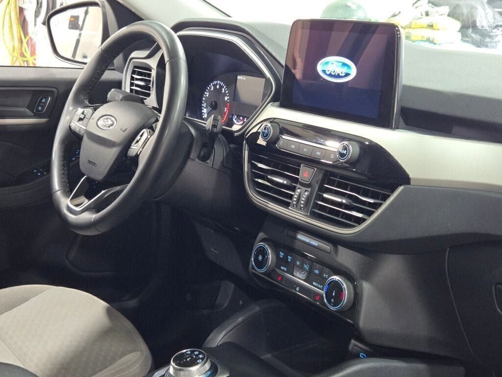 Used 2022 Ford Escape SE w/ Cold Weather Package image 9