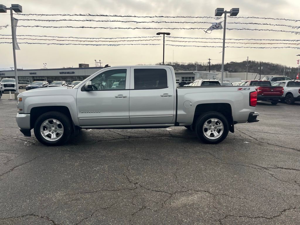 Used 2018 Chevrolet Silverado 1500 LT w/ LT Plus Package AWD/4WD image 5
