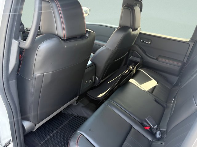 Used 2024 Nissan Frontier PRO-4X w/ Pro Premium Package AWD/4WD image 8
