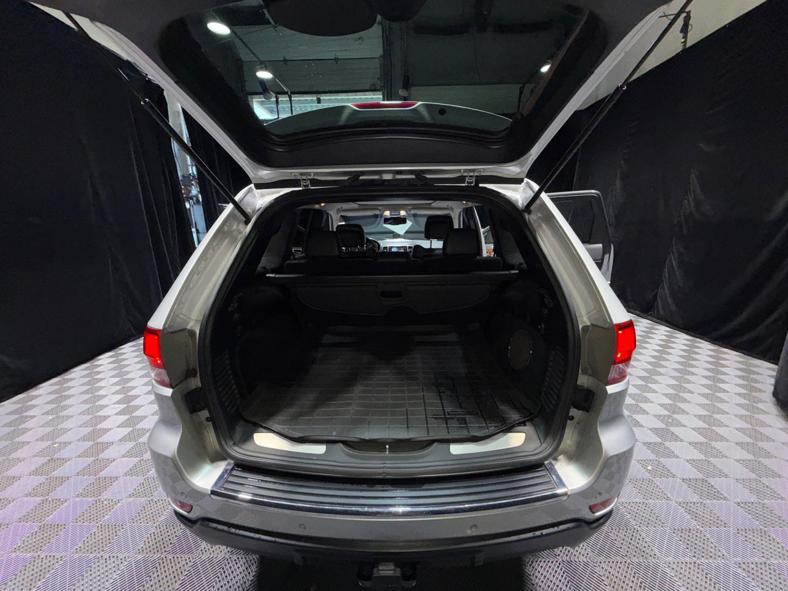 Used 2012 Jeep Grand Cherokee Limited image 34