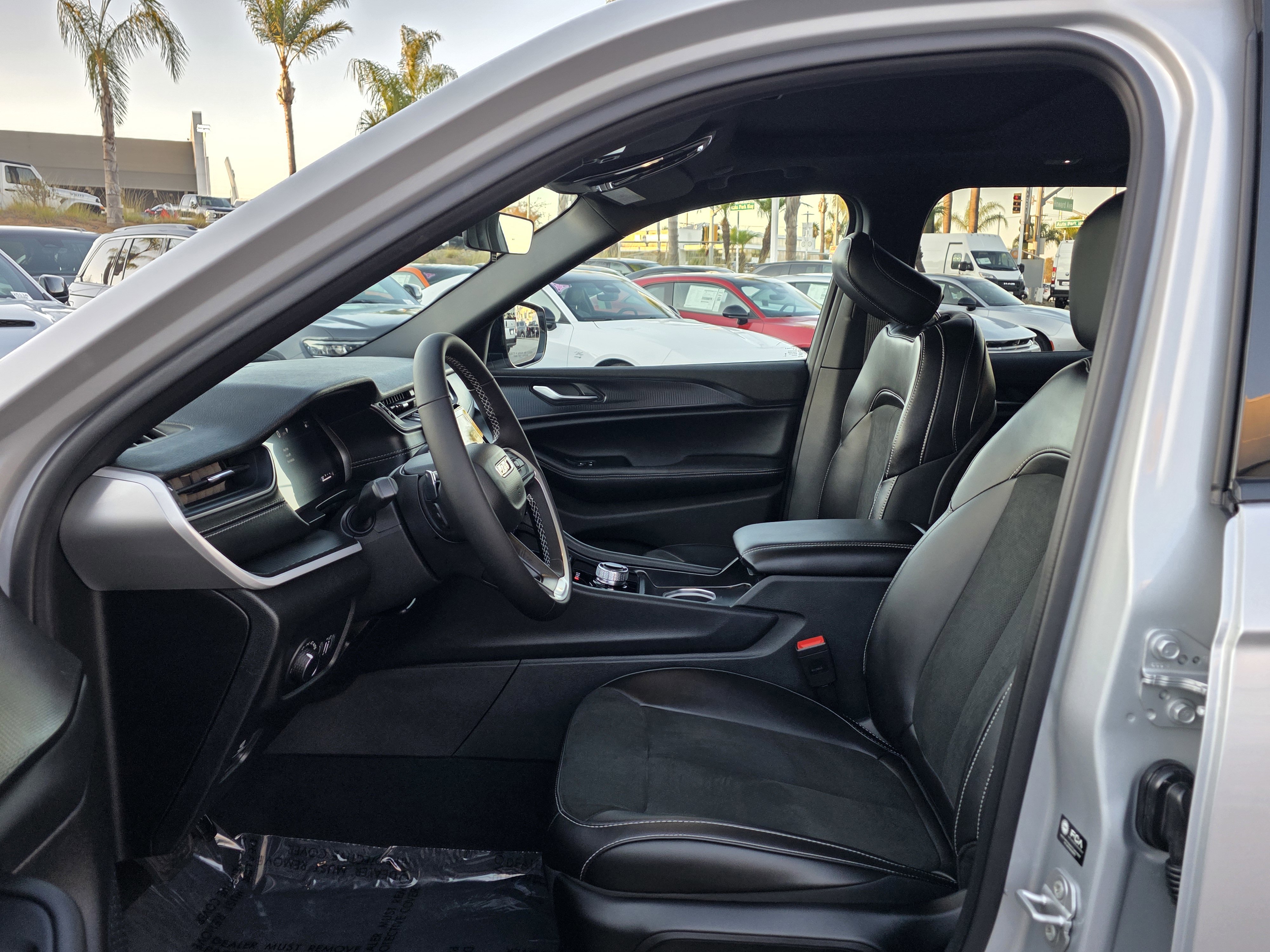 New 2025 Jeep Grand Cherokee Altitude RWD image 12