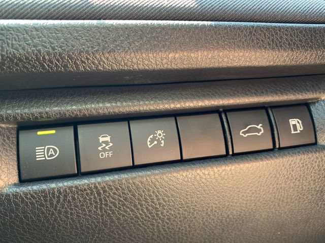 Used 2025 Toyota Camry LE FWD image 12