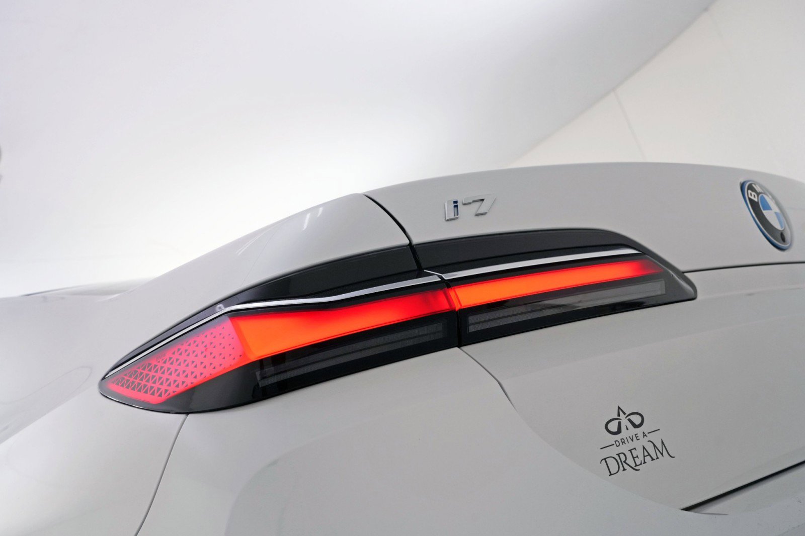 Used 2023 BMW i7 xDrive60 AWD/4WD image 73