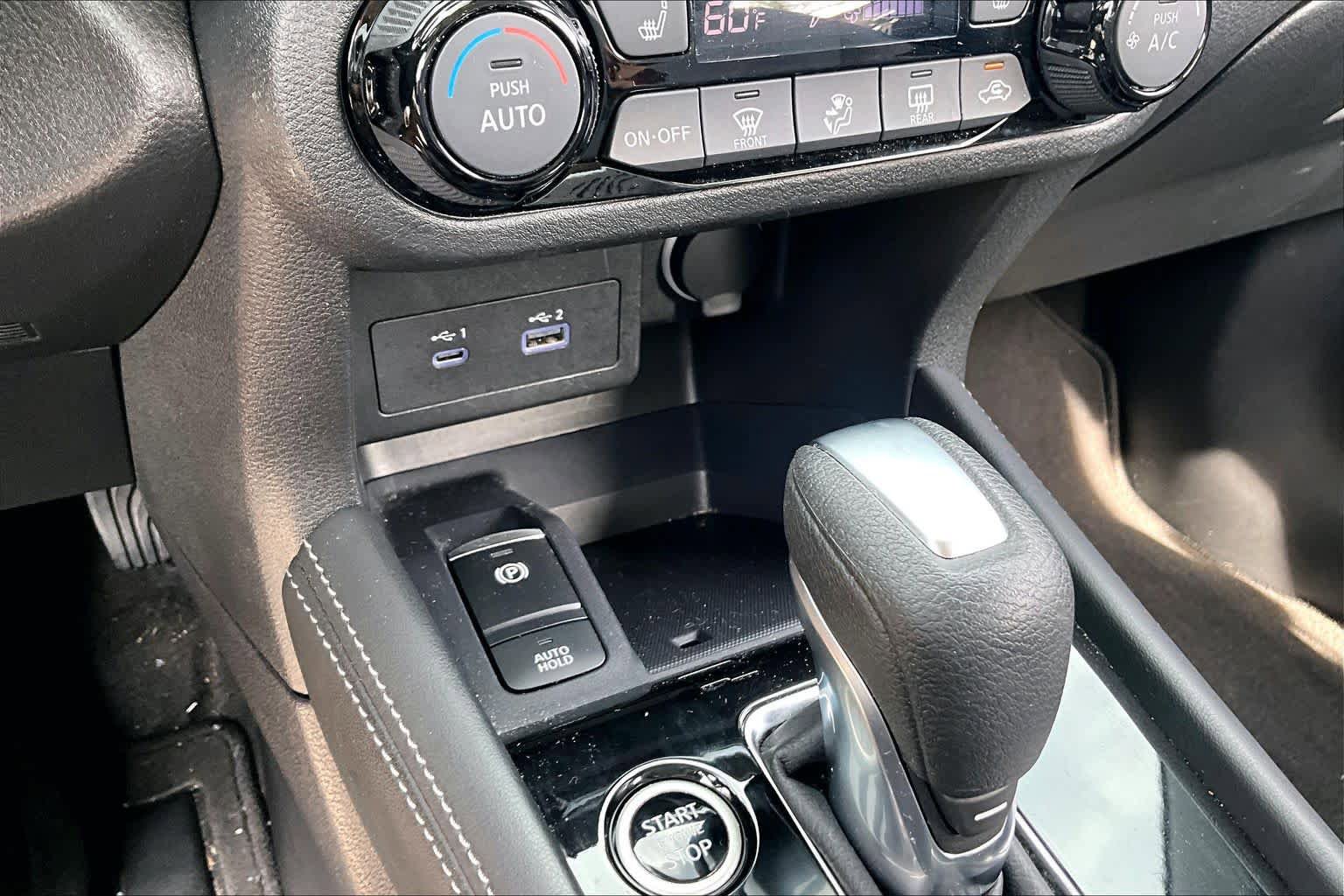 Certified 2023 Nissan Kicks SR w/ SR Premium Package FWD image 31