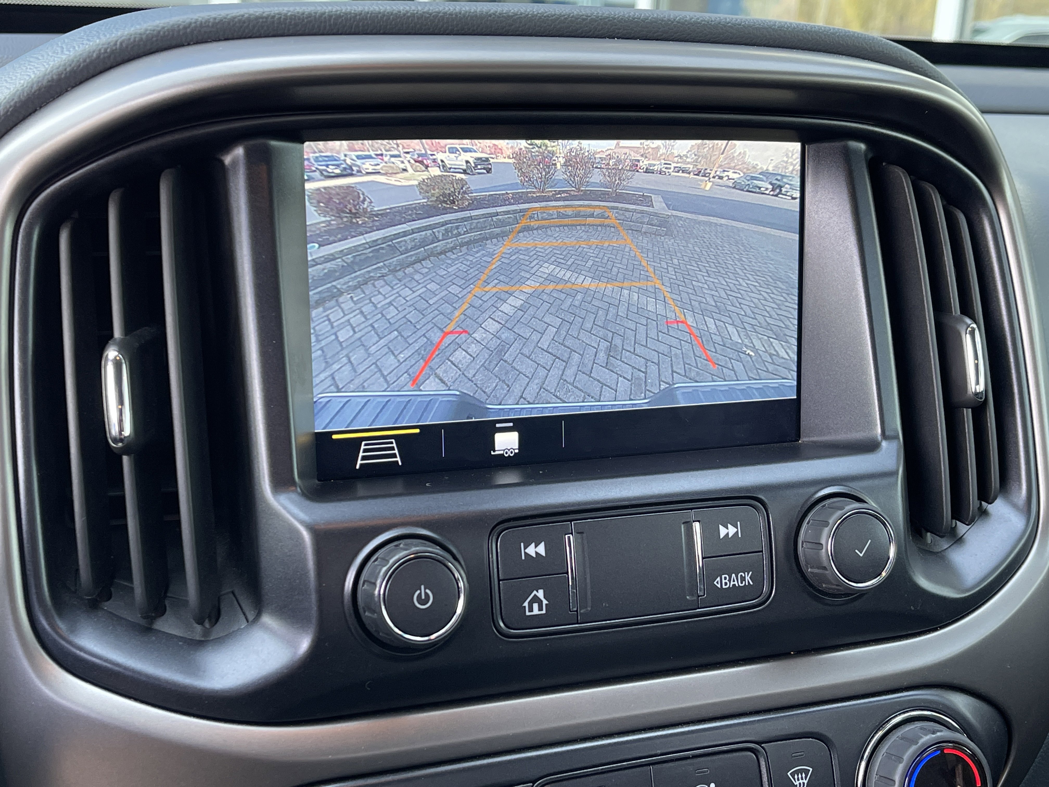 Used 2021 Chevrolet Colorado Z71 w/ Safety Package image 26