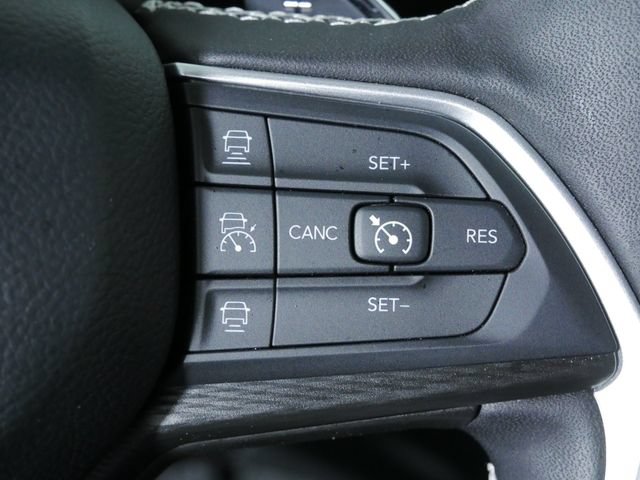 Used 2024 Jeep Grand Cherokee Altitude AWD/4WD image 16
