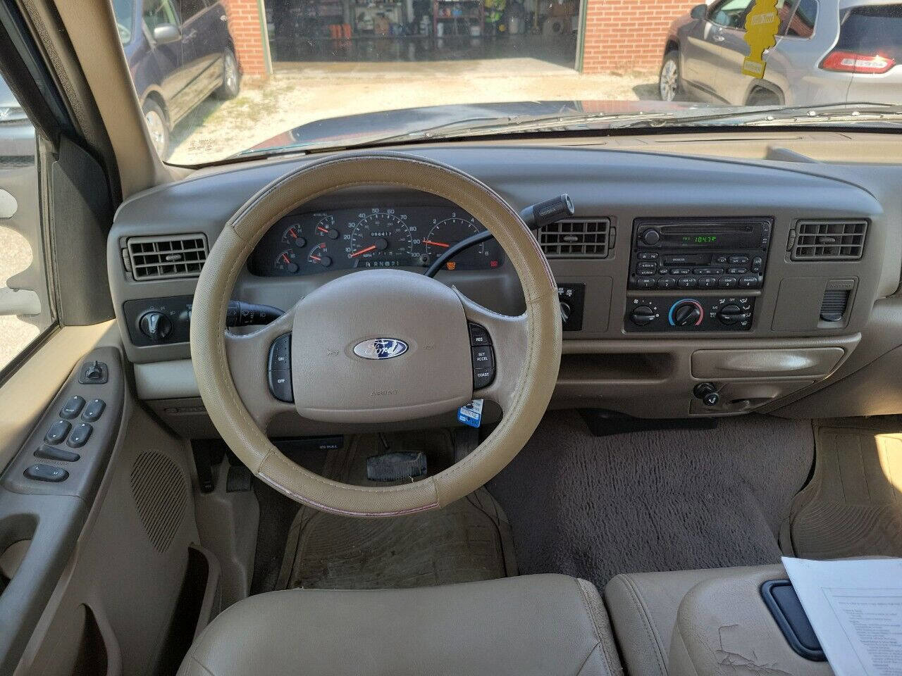 Used 2000 Ford F250 Lariat image 9