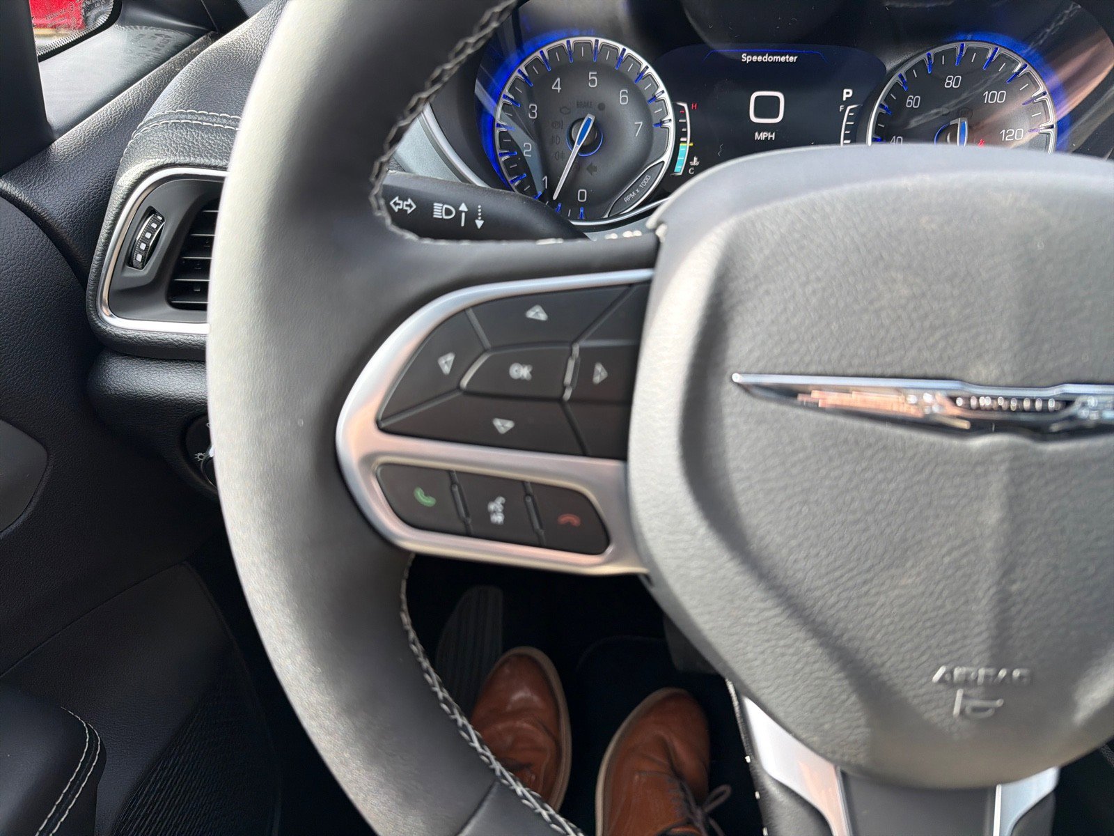 New 2026 Chrysler Pacifica Limited image 23