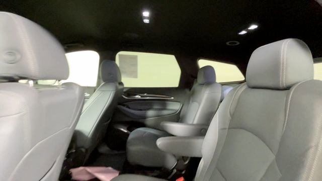Used 2022 Buick Enclave Essence w/ Sport Touring Edition FWD image 17