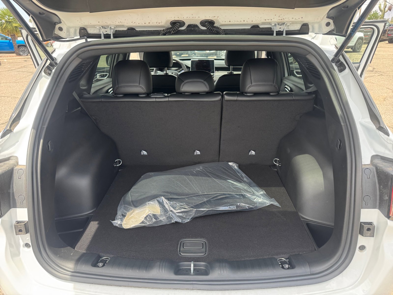 New 2026 Jeep Compass Latitude AWD/4WD image 34
