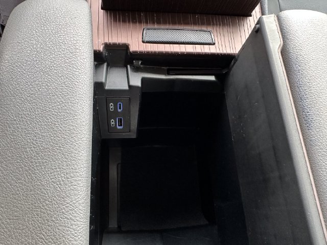 Used 2022 Toyota Sienna XLE FWD image 19