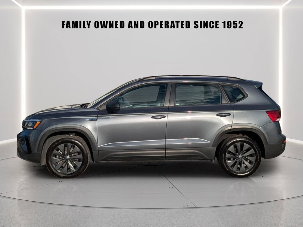 Used 2024 Volkswagen Taos S FWD image 3