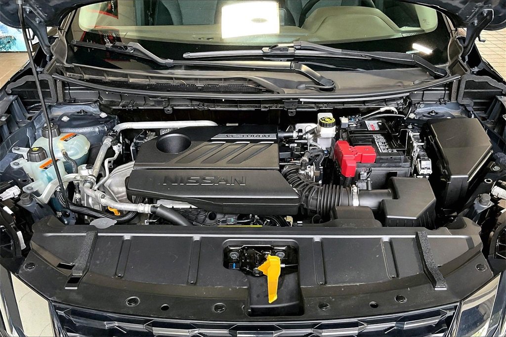 Used 2023 Nissan Rogue SV image 28