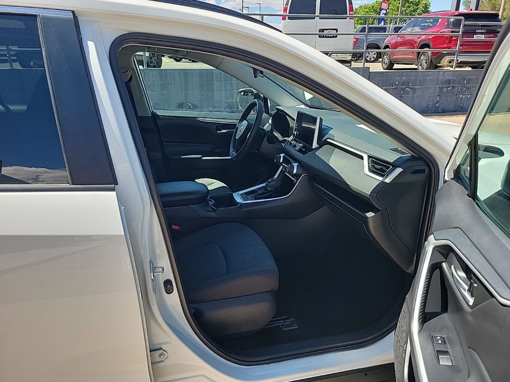 Used 2023 Toyota RAV4 XLE image 16