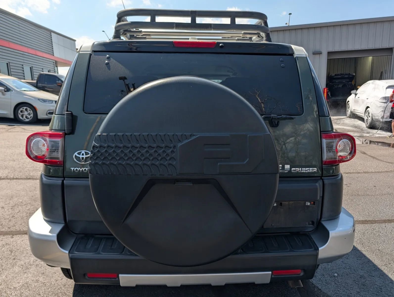 Used 2014 Toyota FJ Cruiser 2WD w/ Convenience Package image 3