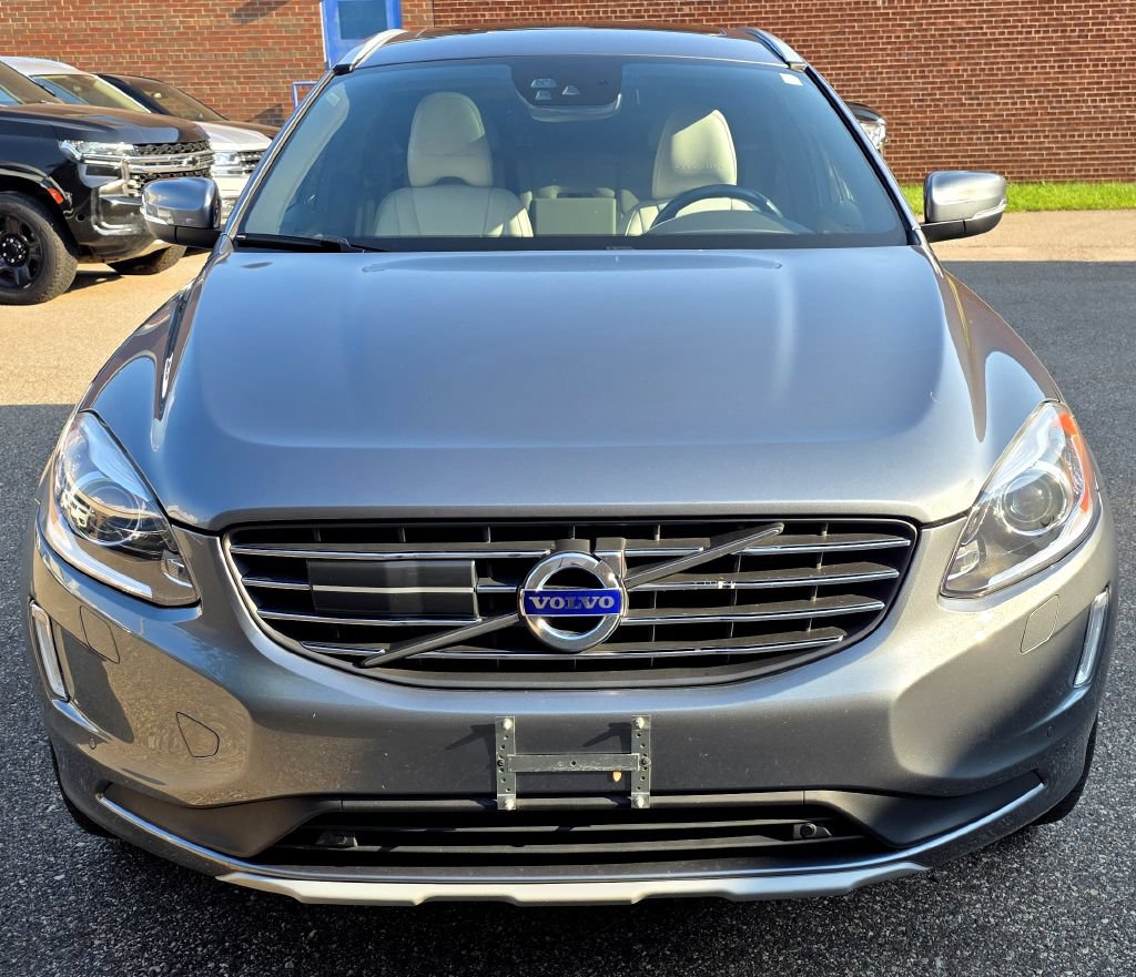 Used 2016 Volvo XC60 T6 Platinum w/ Inscription Package AWD/4WD image 3
