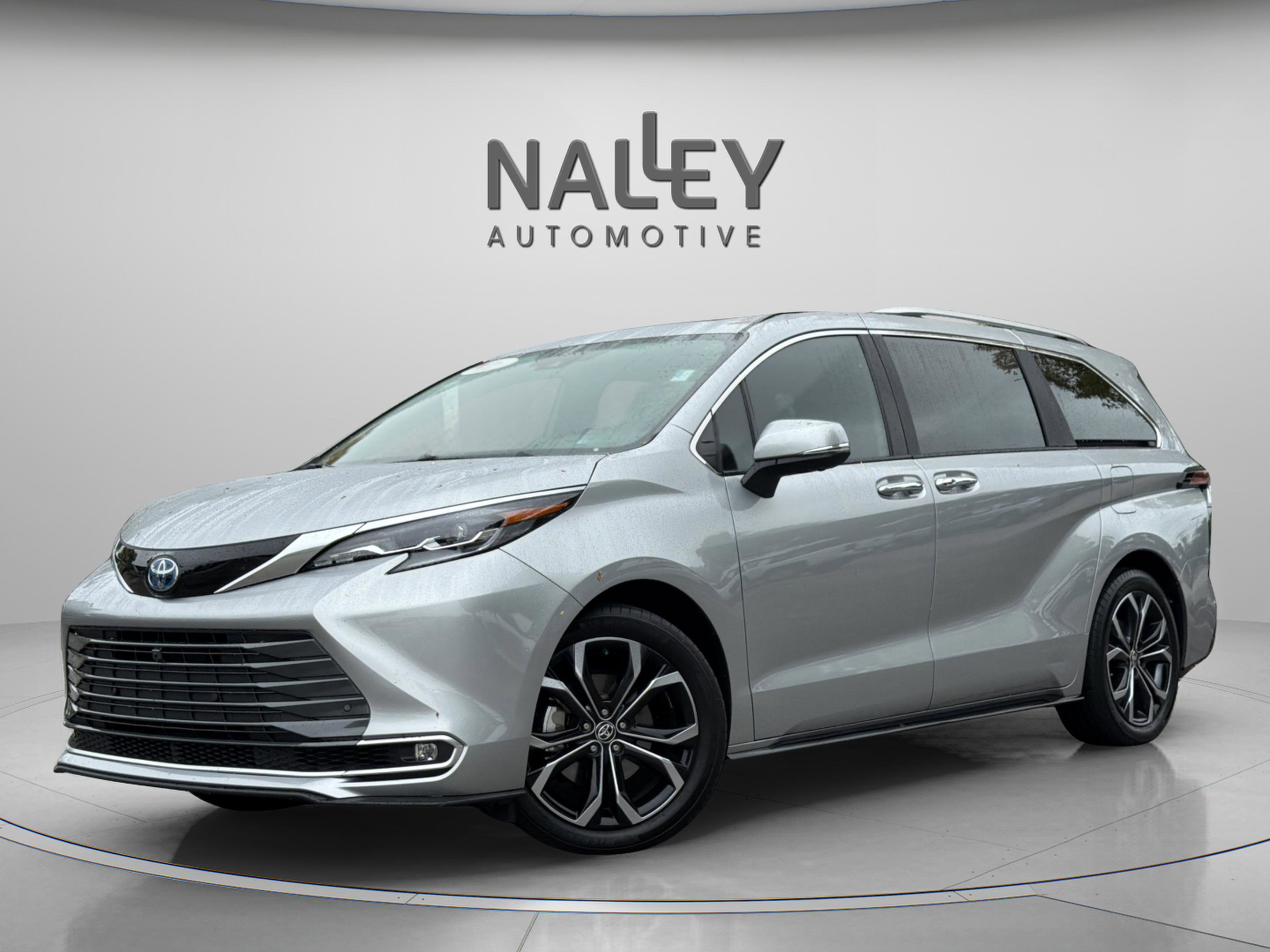 Used 2025 Toyota Sienna Platinum
