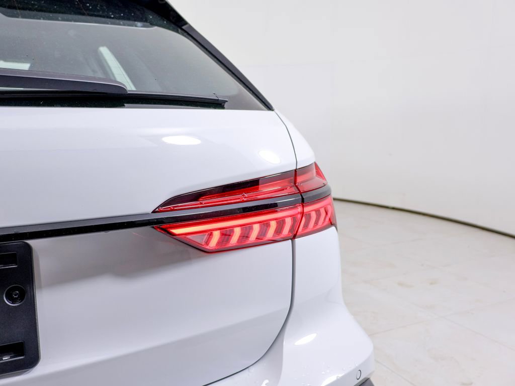 Used 2024 Audi RS 6 performance w/ Matte Carbon Package image 13