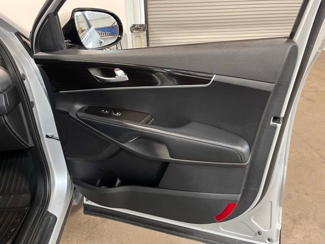 Used 2020 Kia Sorento AWD V6 image 12