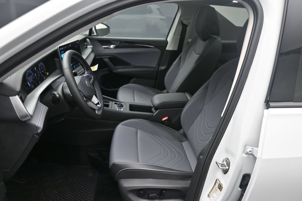New 2026 Volkswagen Tiguan SE FWD image 18