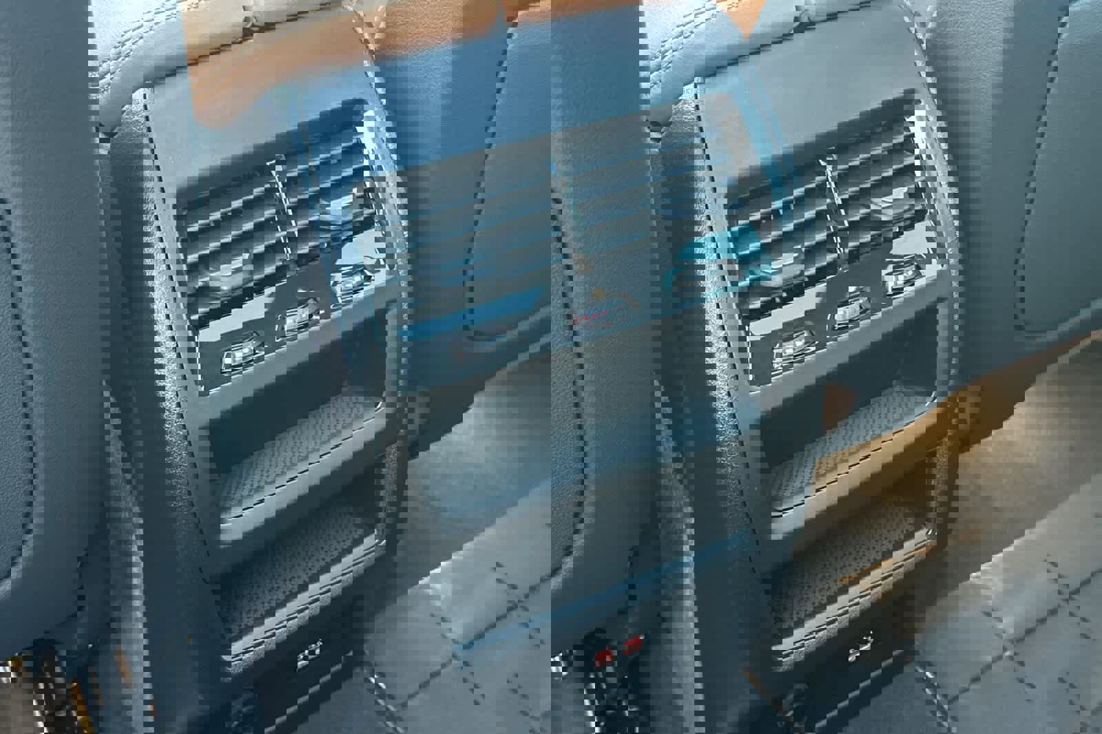 Used 2026 BMW X5 xDrive50e image 14