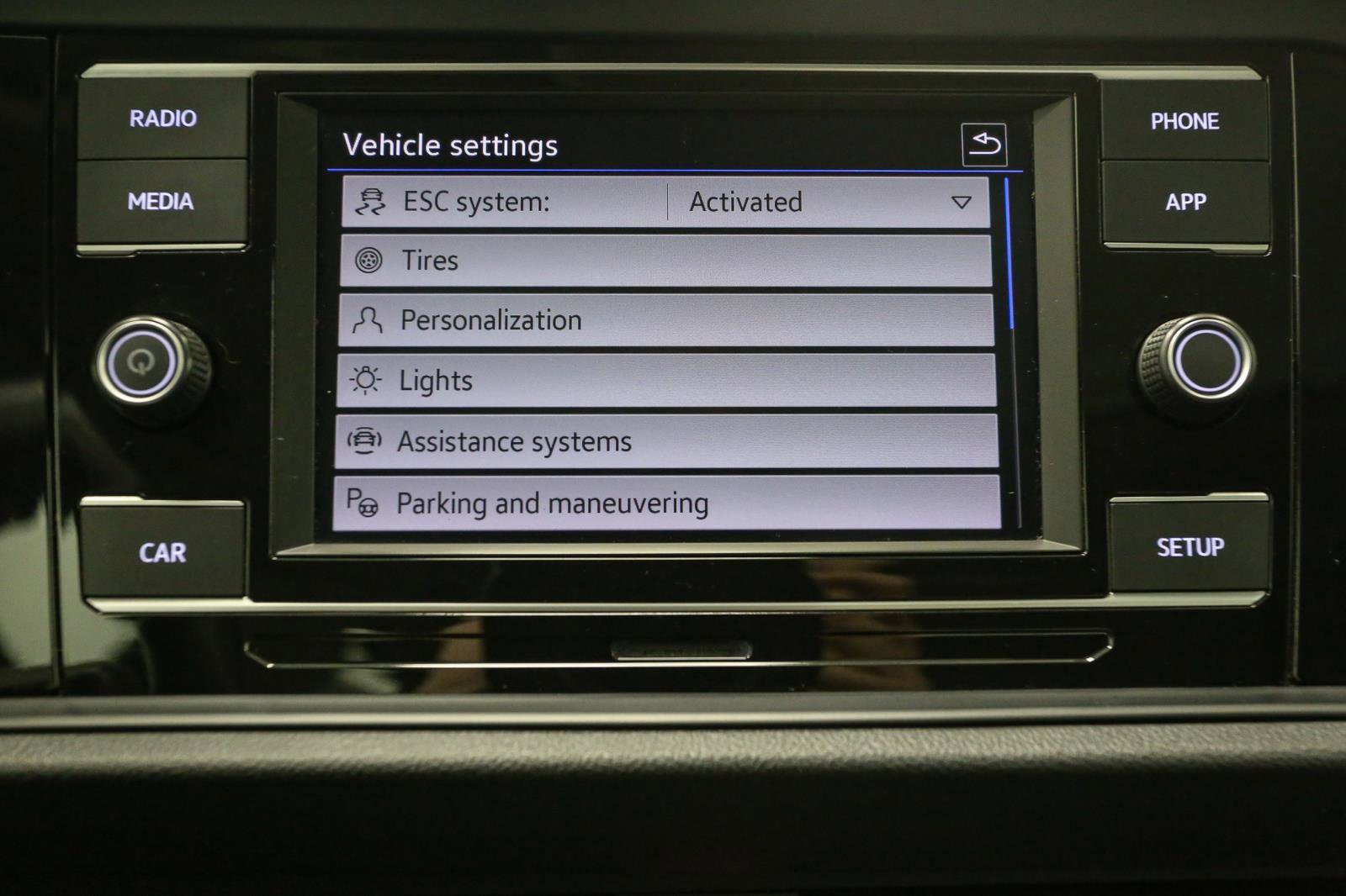 Certified 2019 Volkswagen Jetta SE image 27