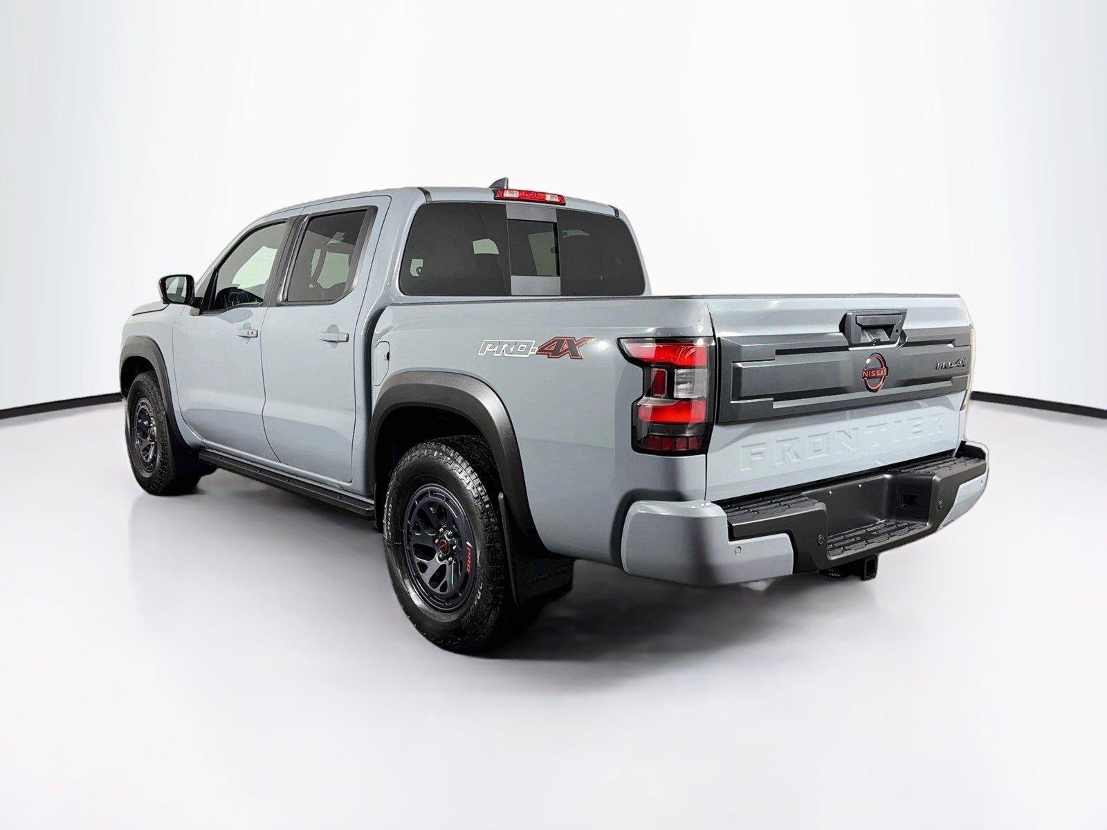 Used 2025 Nissan Frontier PRO-4X w/ Pro Convenience Package AWD/4WD image 9