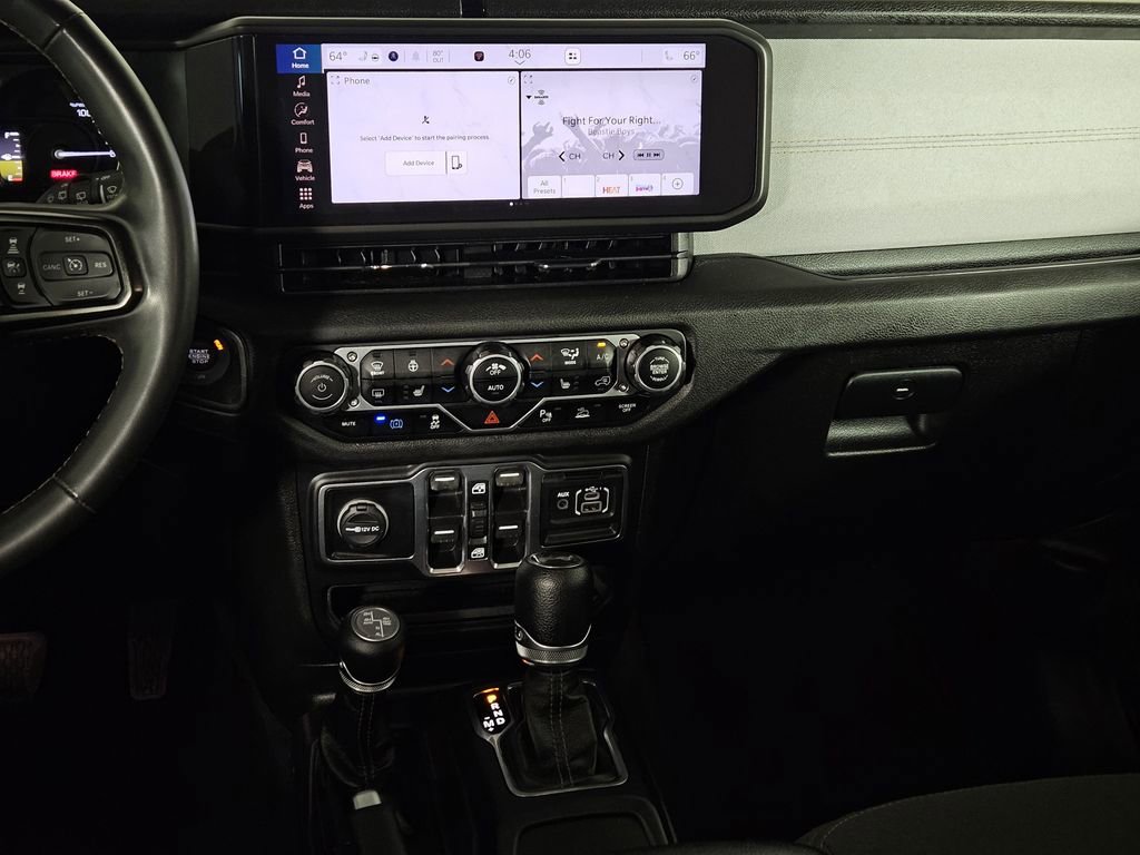 Used 2024 Jeep Wrangler Unlimited w/ Convenience Group AWD/4WD image 8